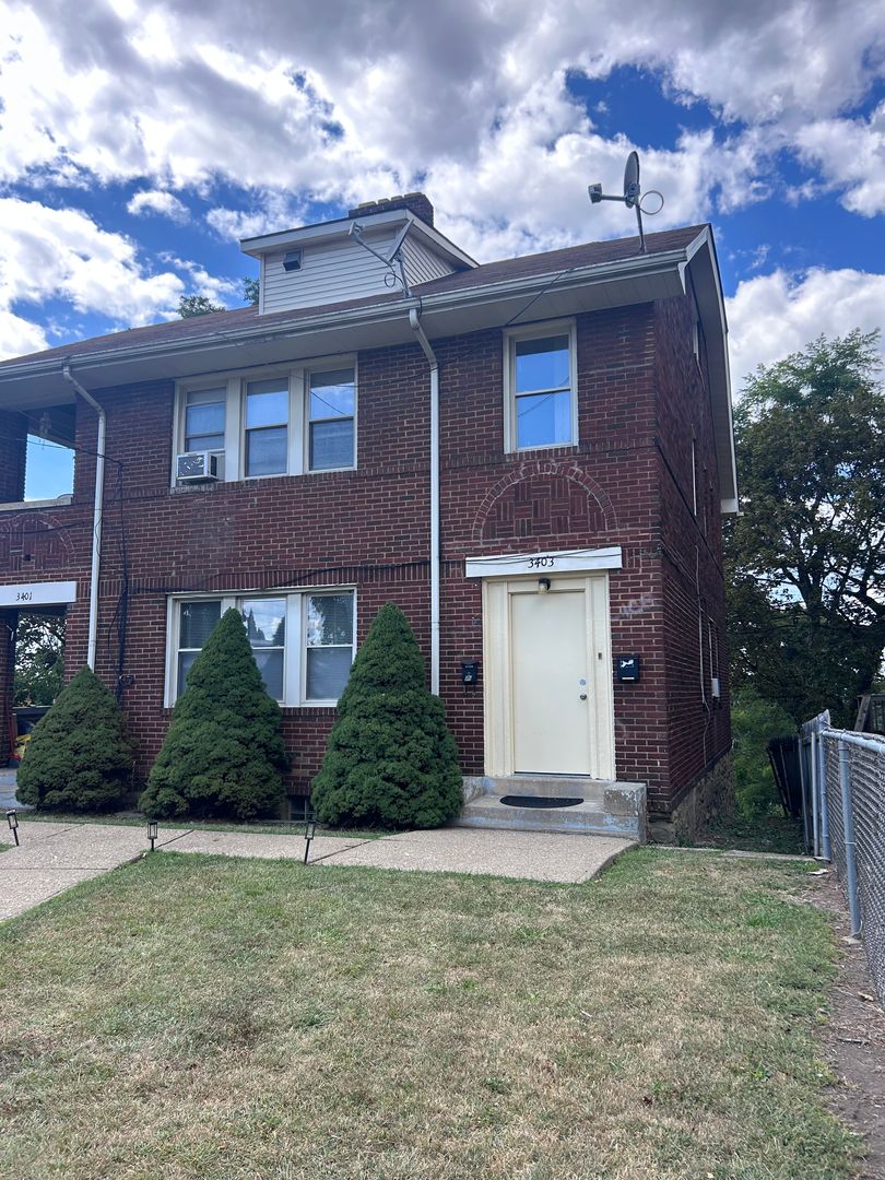 Pittsburgh Apartment: 3401-3403 Portola Avenue