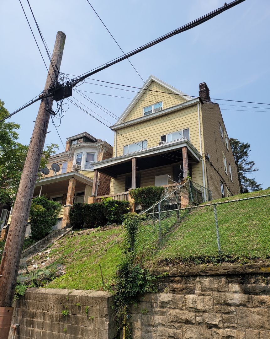 Pittsburgh Apartment: 4033 Vinceton Street