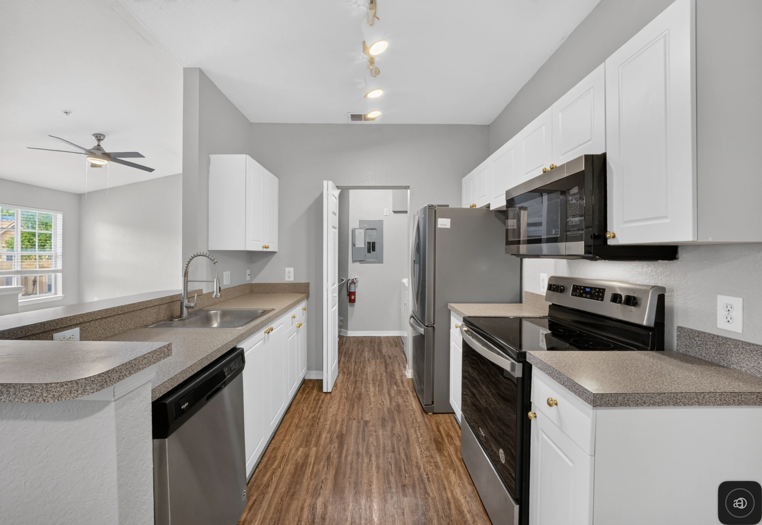 Altamonte Springs Apartment: 821 Grand Regency Pt # 201