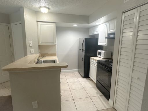 VENETIAN PLACE • 1 bd • 1 ba • 636 ft² (Orlando- Airport) – photo 1