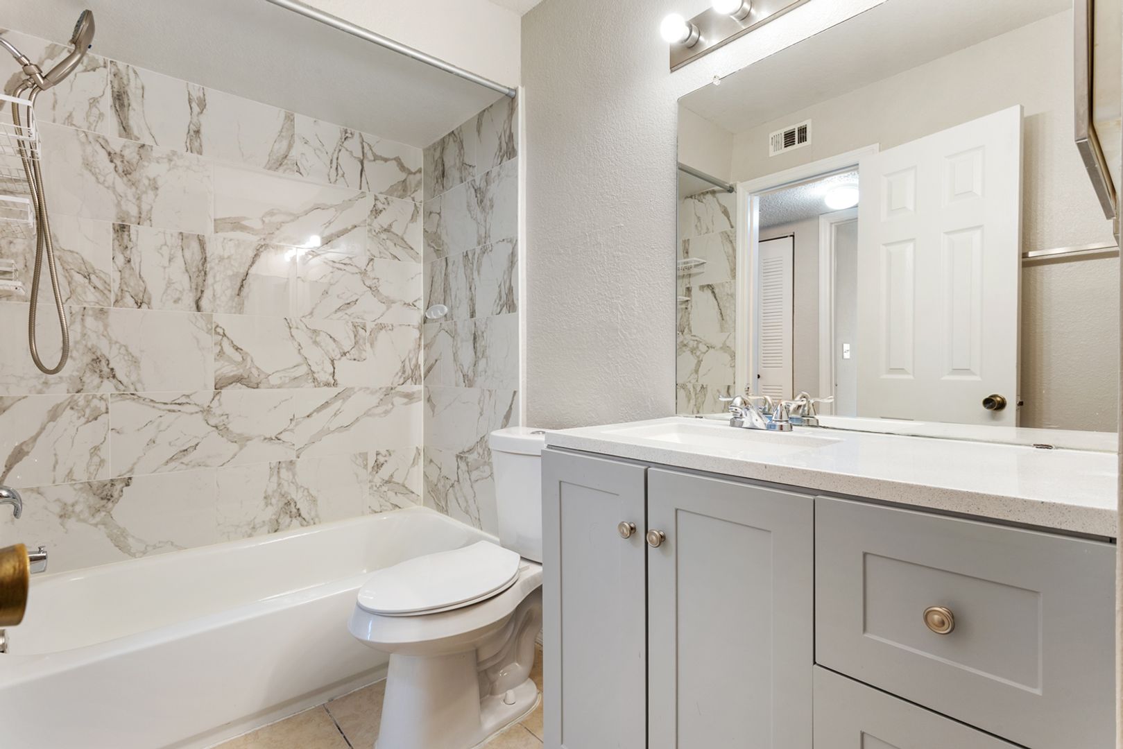 Orlando Apartment: 4658 Commander Dr Apt 833