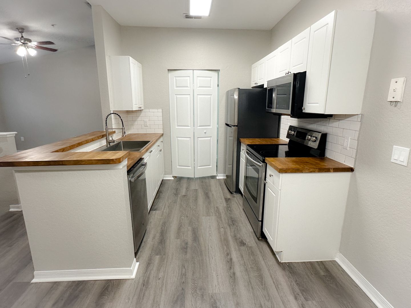 Altamonte Springs Apartment: 873 Grand Regency Pointe #206