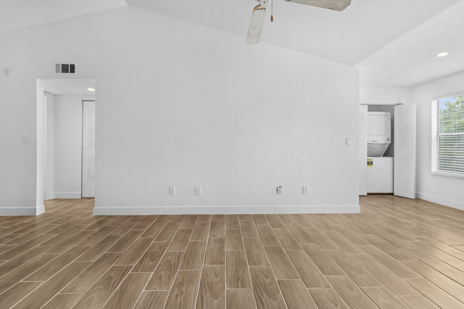 Orlando Condo: 5725 Gatlin Ave Apt 323