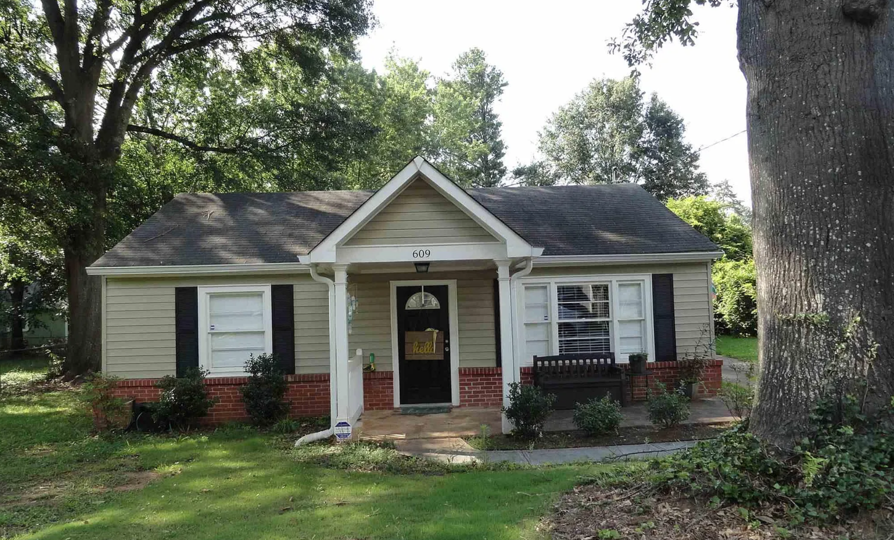 Smyrna House: 609 San Fernando Dr SE
