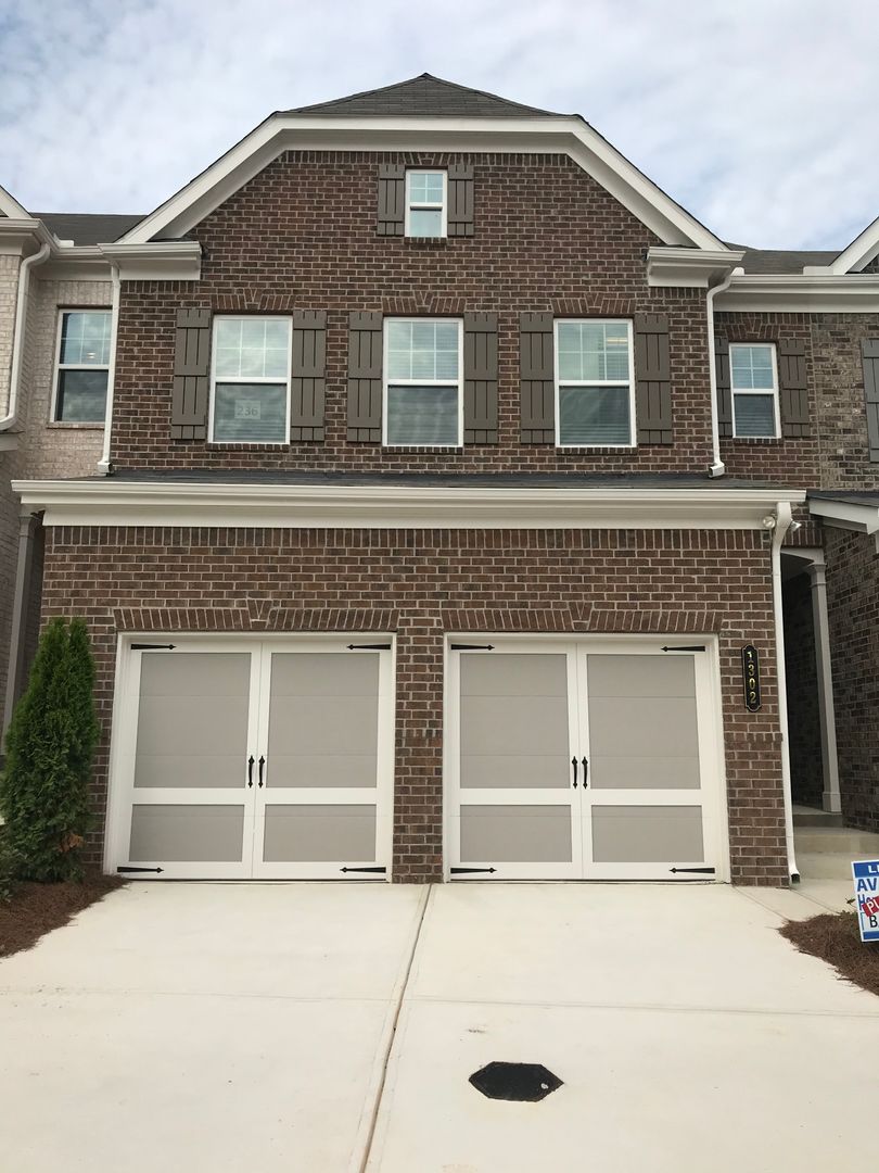 Cumming House: 1302 Endicott Court