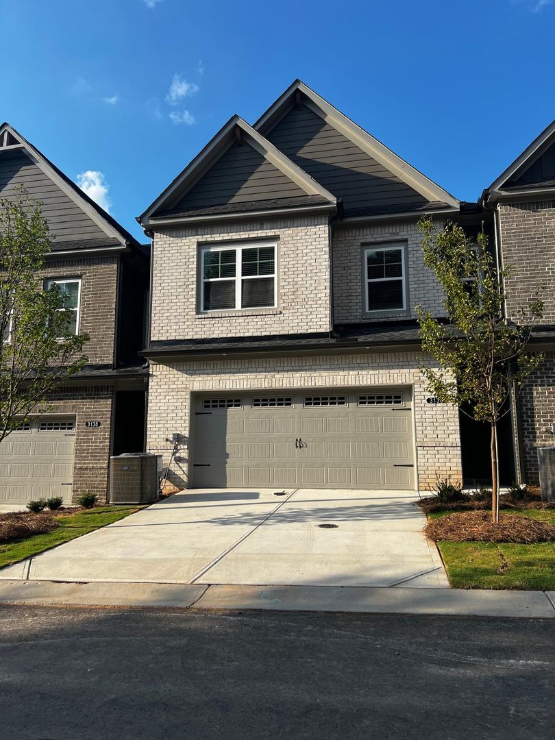 Kennesaw House: 3136 Marbella Circle