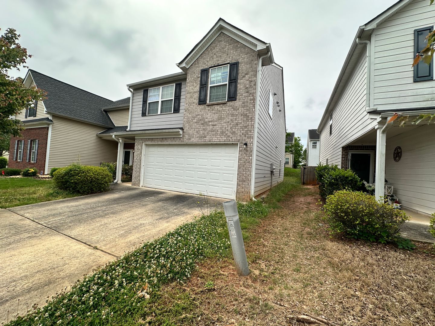Hampton House: 1578 Onalee