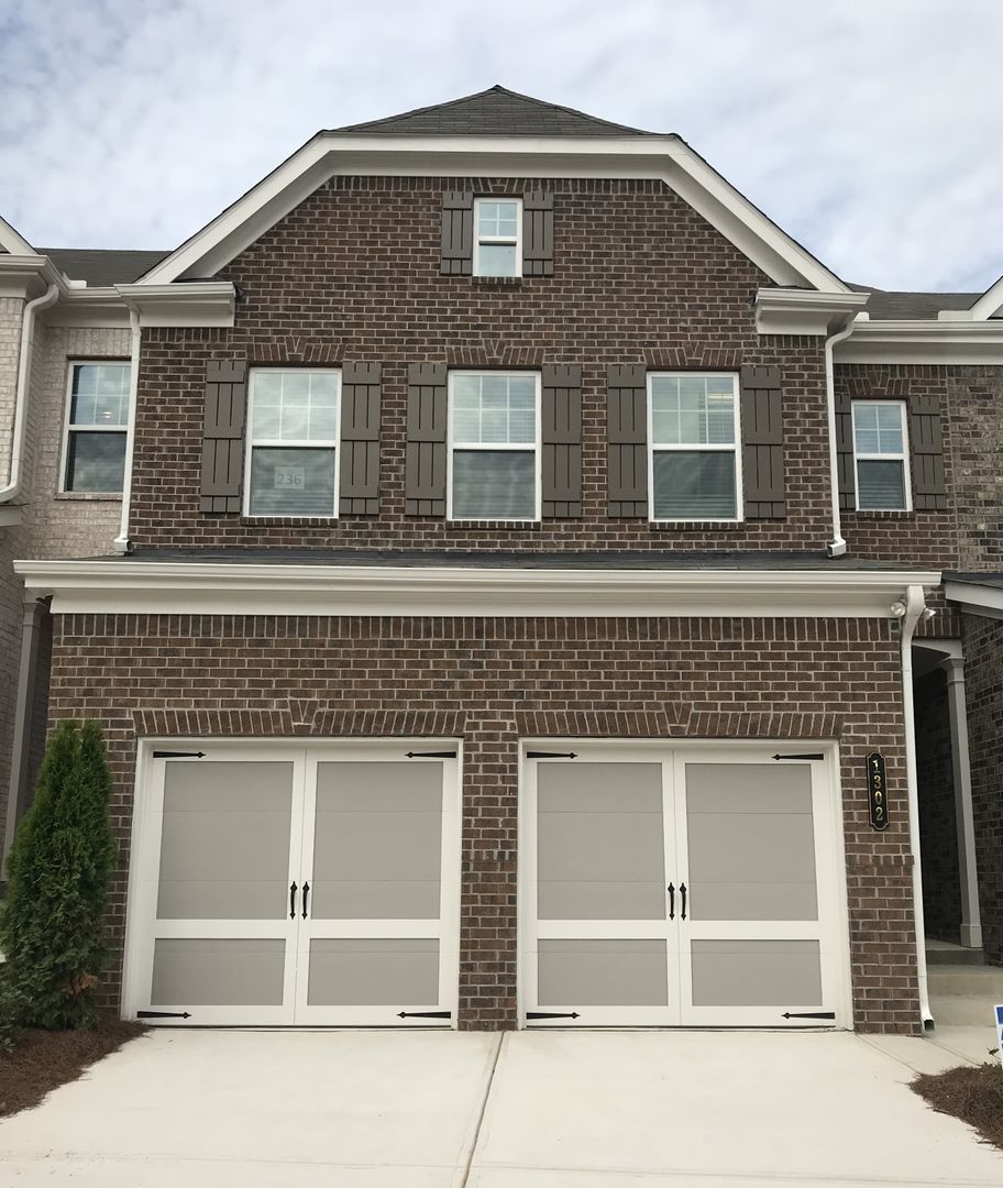 Cumming House: 1302 Endicott Court