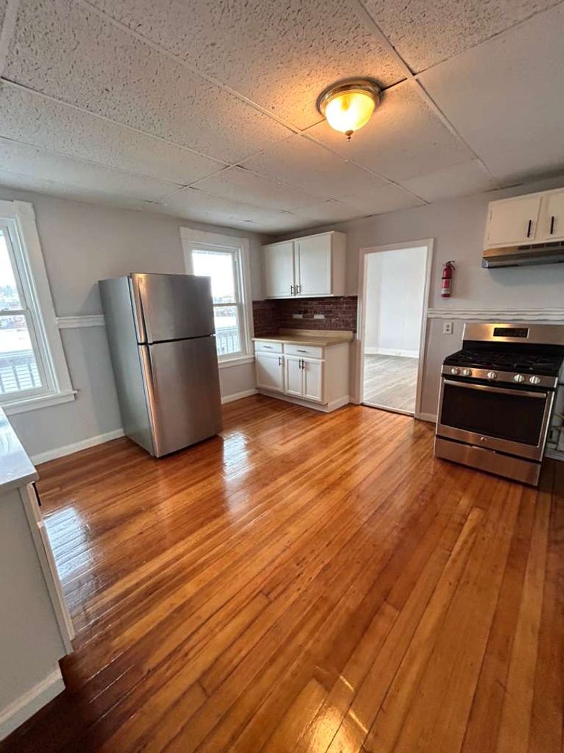 Southbridge Apartment: 88 Pine Street