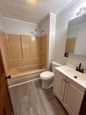 Listing photo thumbnail