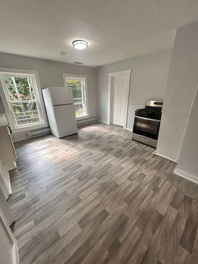 Spencer Apartment: 14-16 Maple St