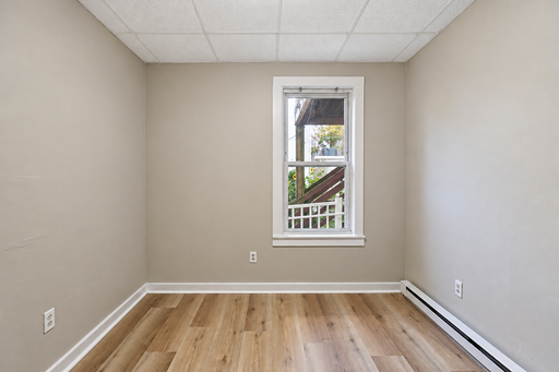 Listing photo thumbnail