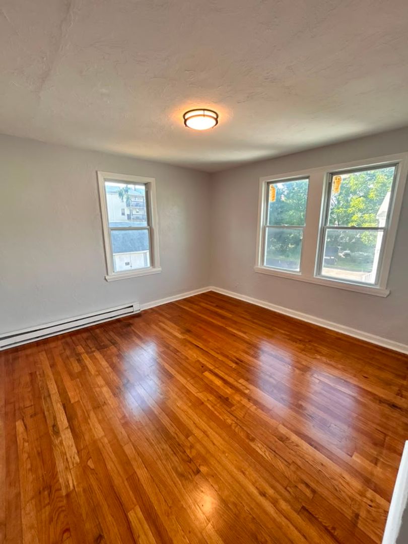 Southbridge Apartment: 50 Cross Street