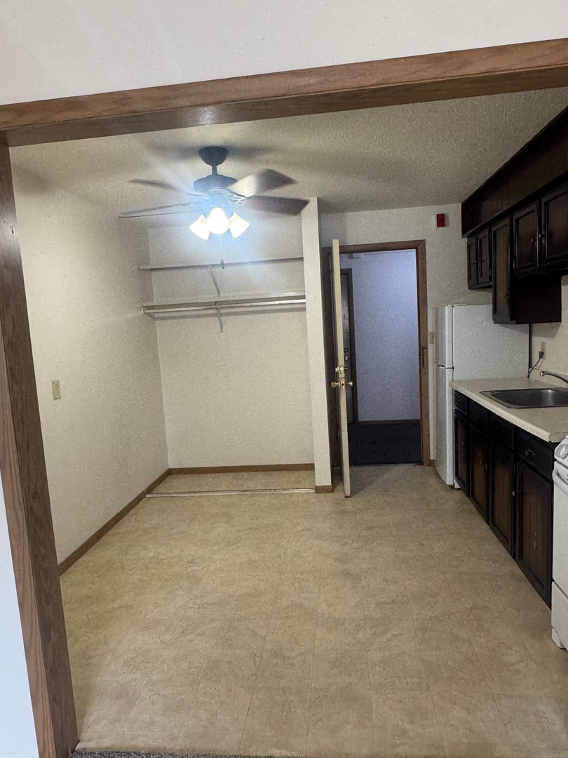 Grand Forks Apartment: 1106 26th Ave S