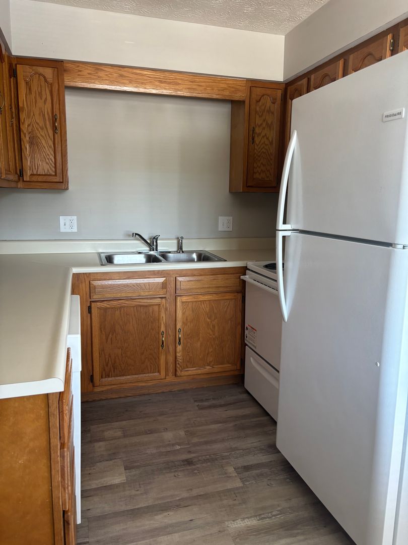 Huntington Apartment: 2956 Auburn Road