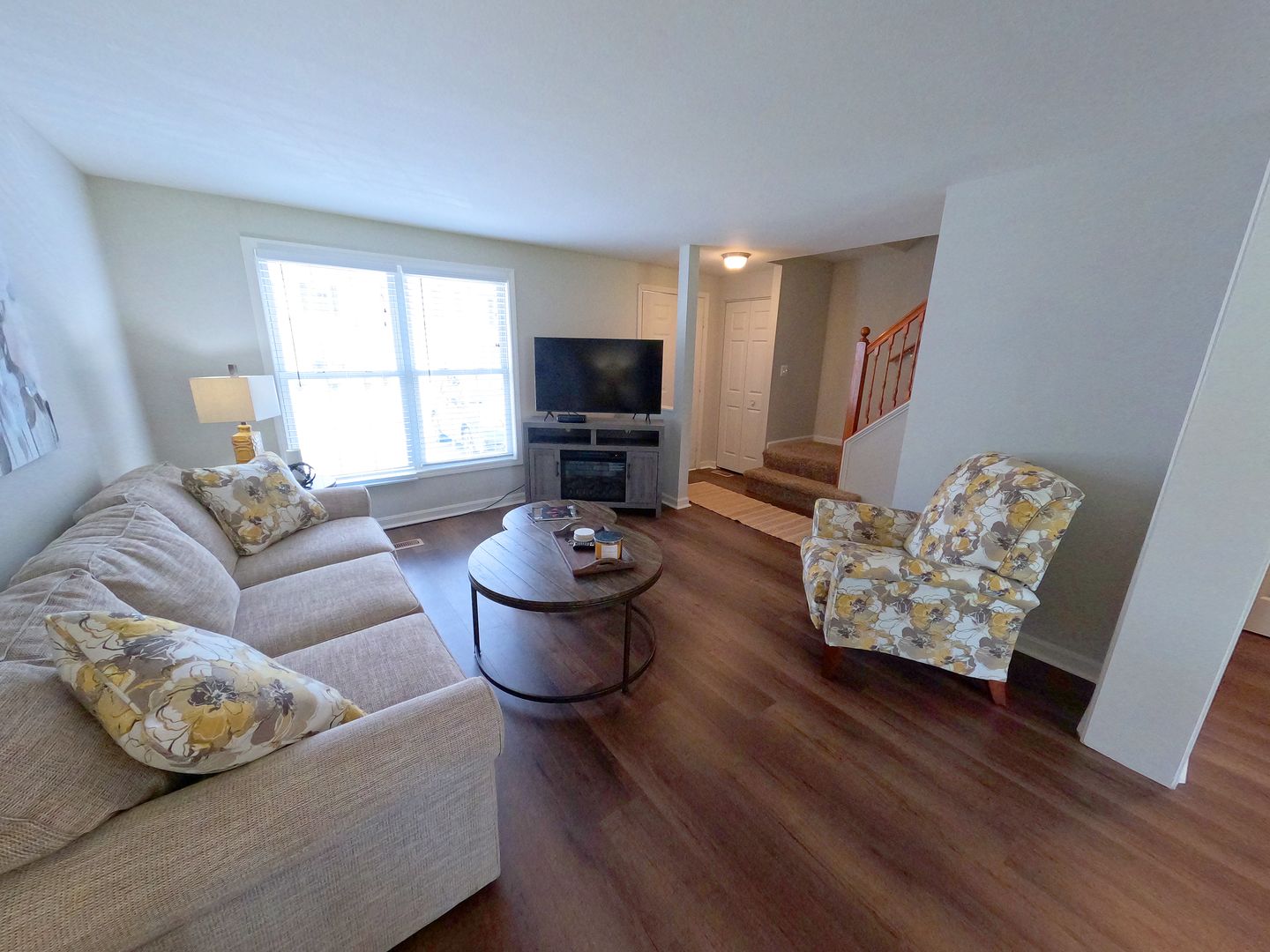 Mount Hope Apartment: 201 Mohican Lane