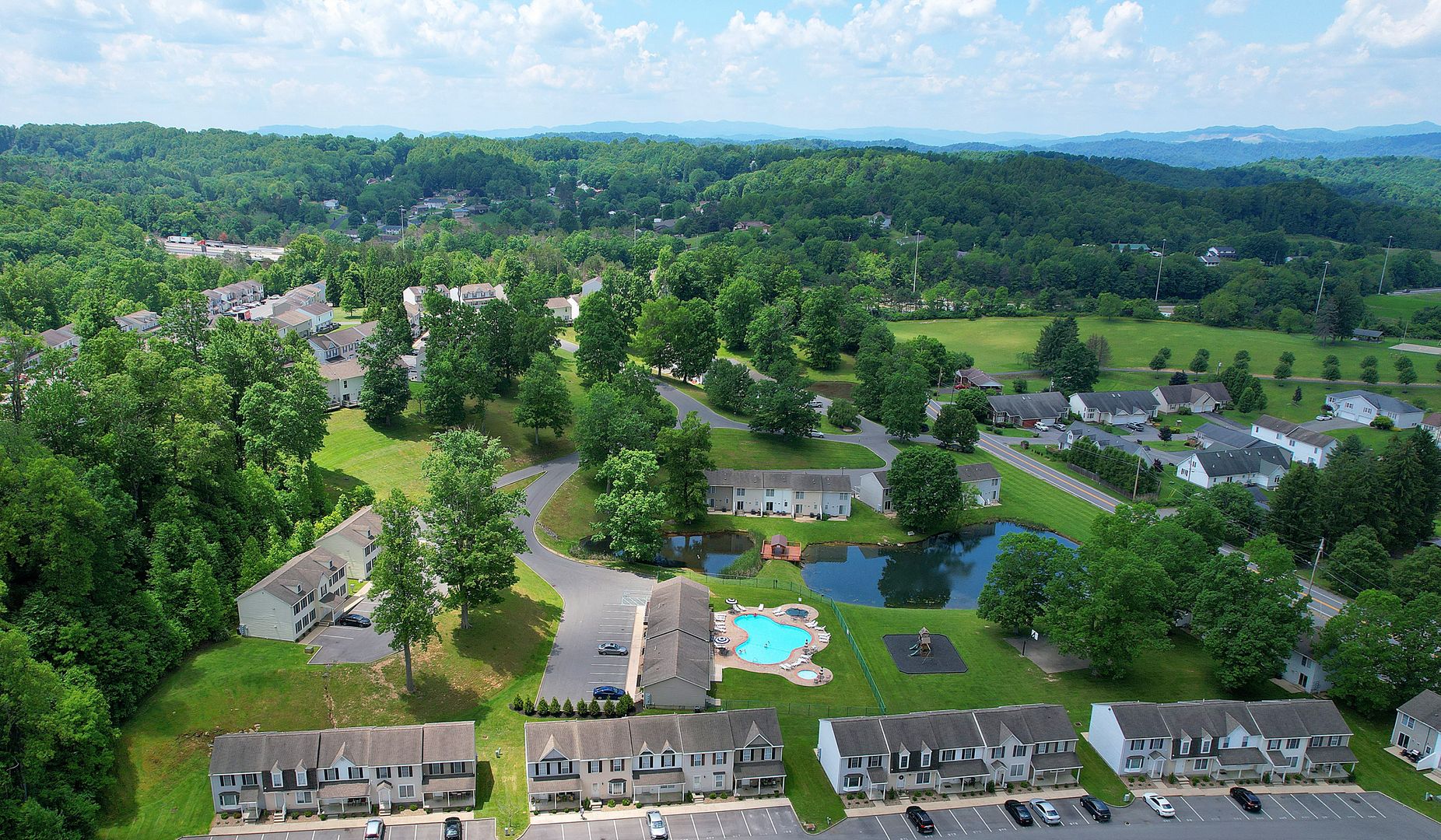 Mount Hope Apartment: 201 Mohican Lane