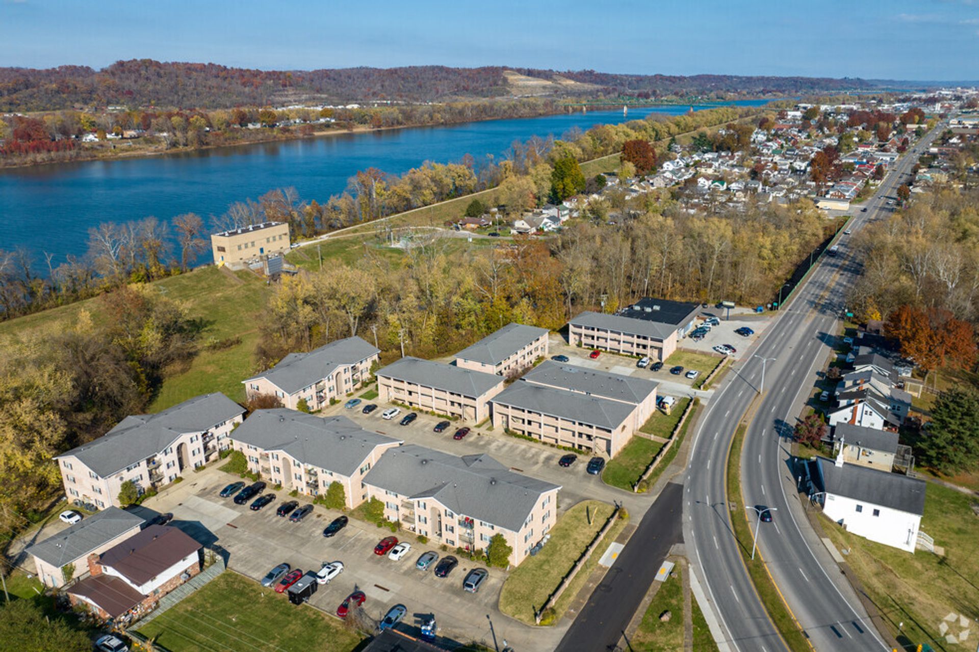 Huntington Apartment: 2956 Auburn Road