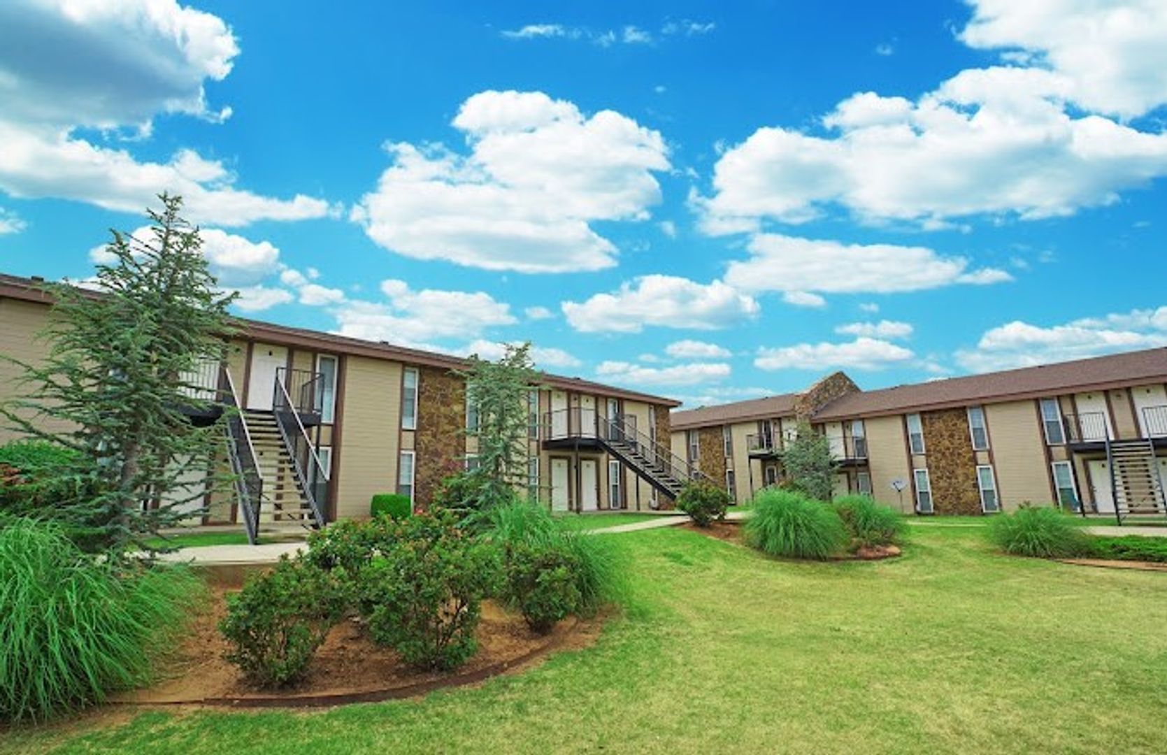 Moore Apartment: 921 NE 12th St