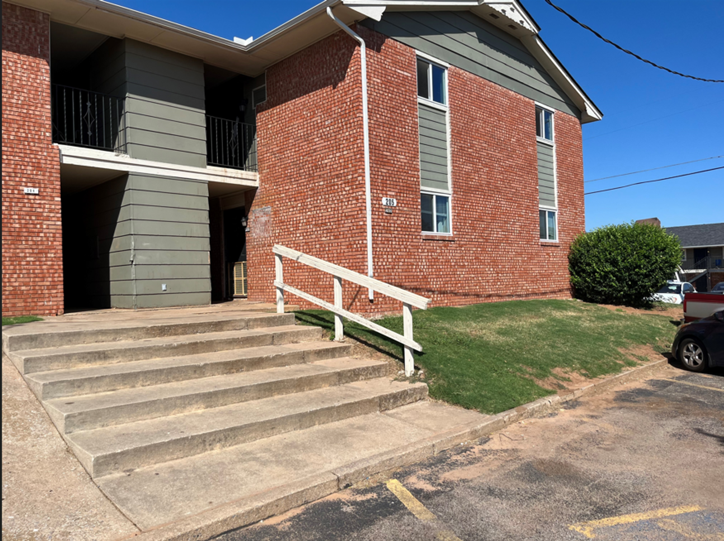 Yukon Apartment: 1000 S Cornwell Dr.