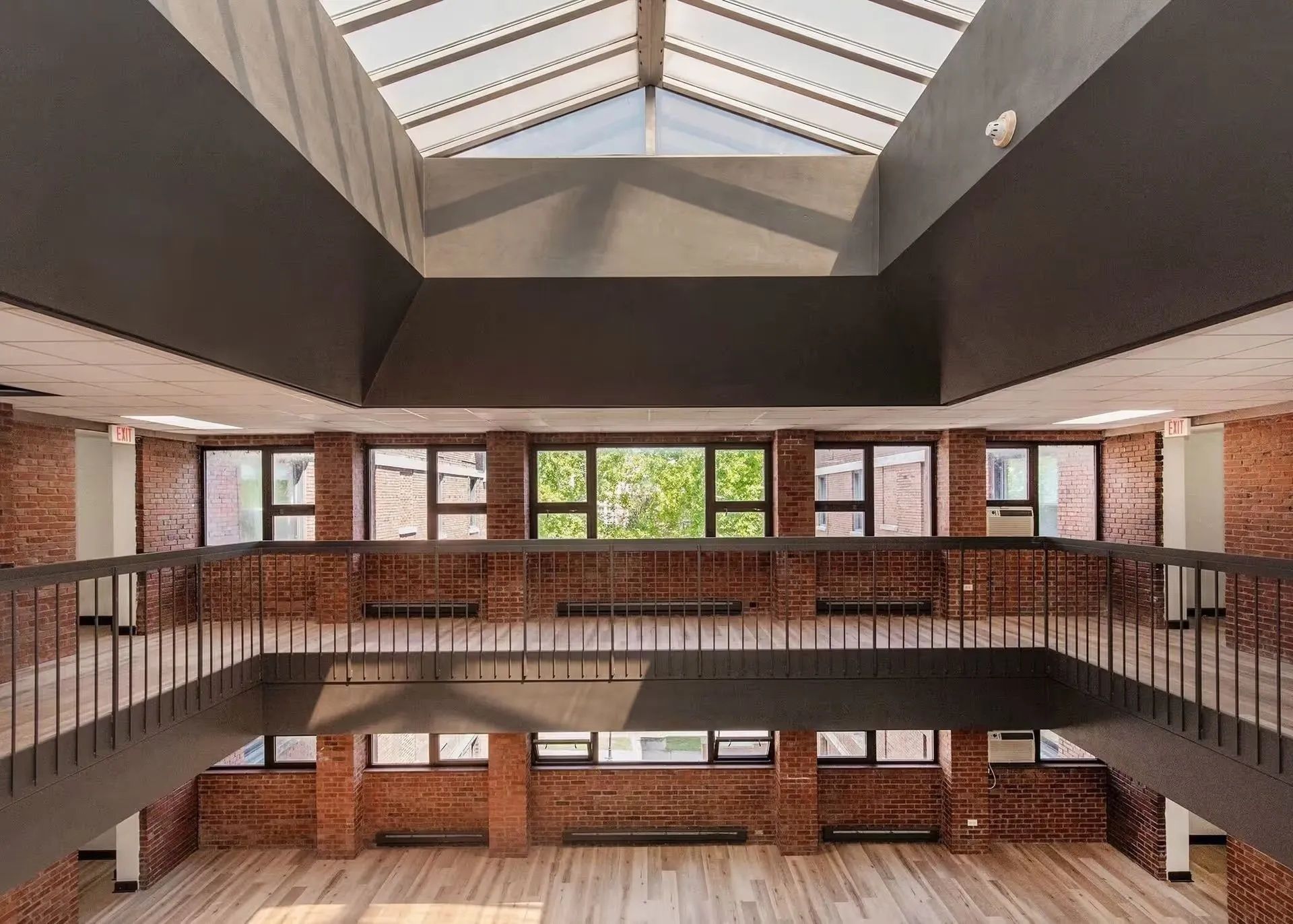 Davenport Apartment: 321 E 7th Street