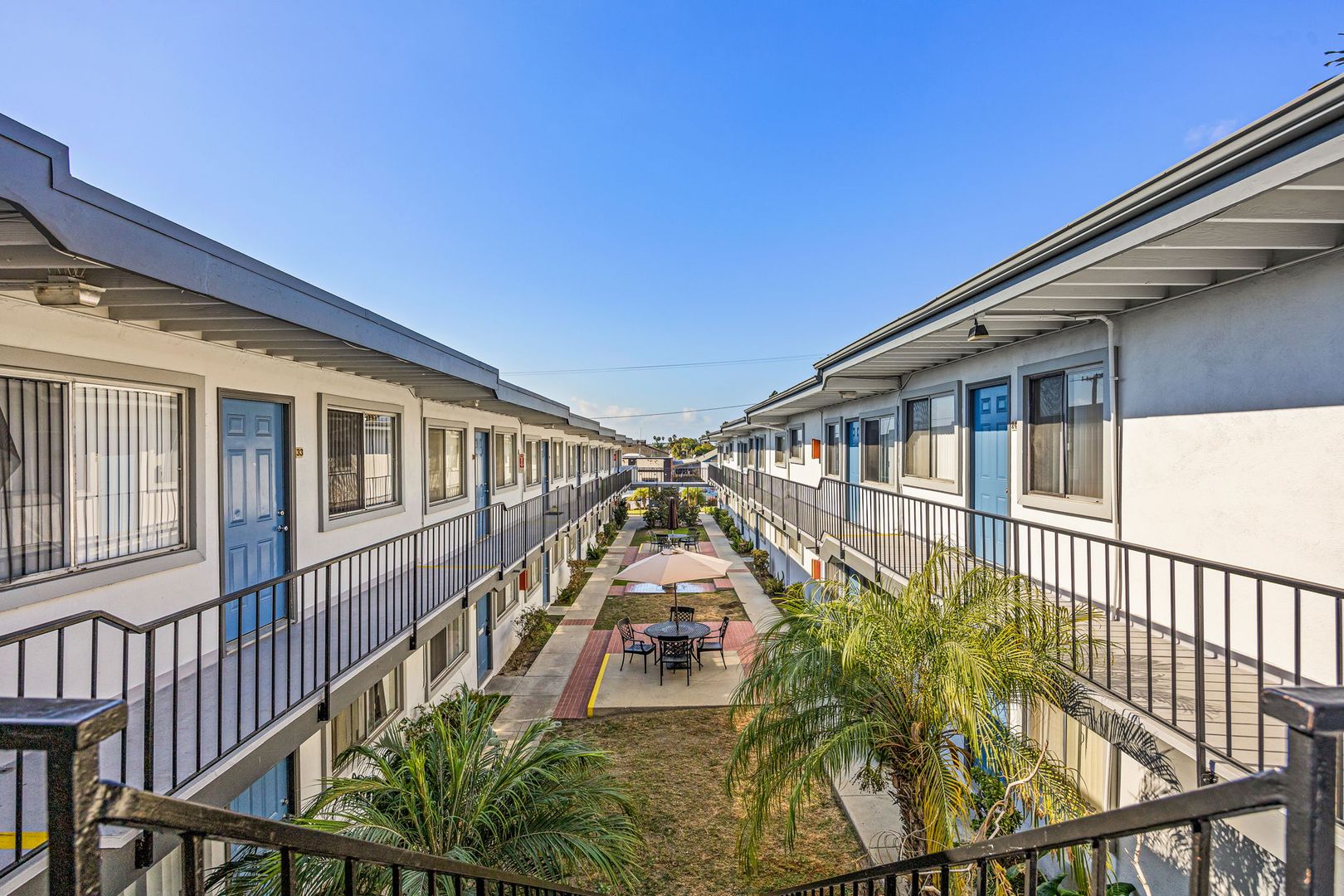 Ventura Apartment: 248 S. Hemlock St