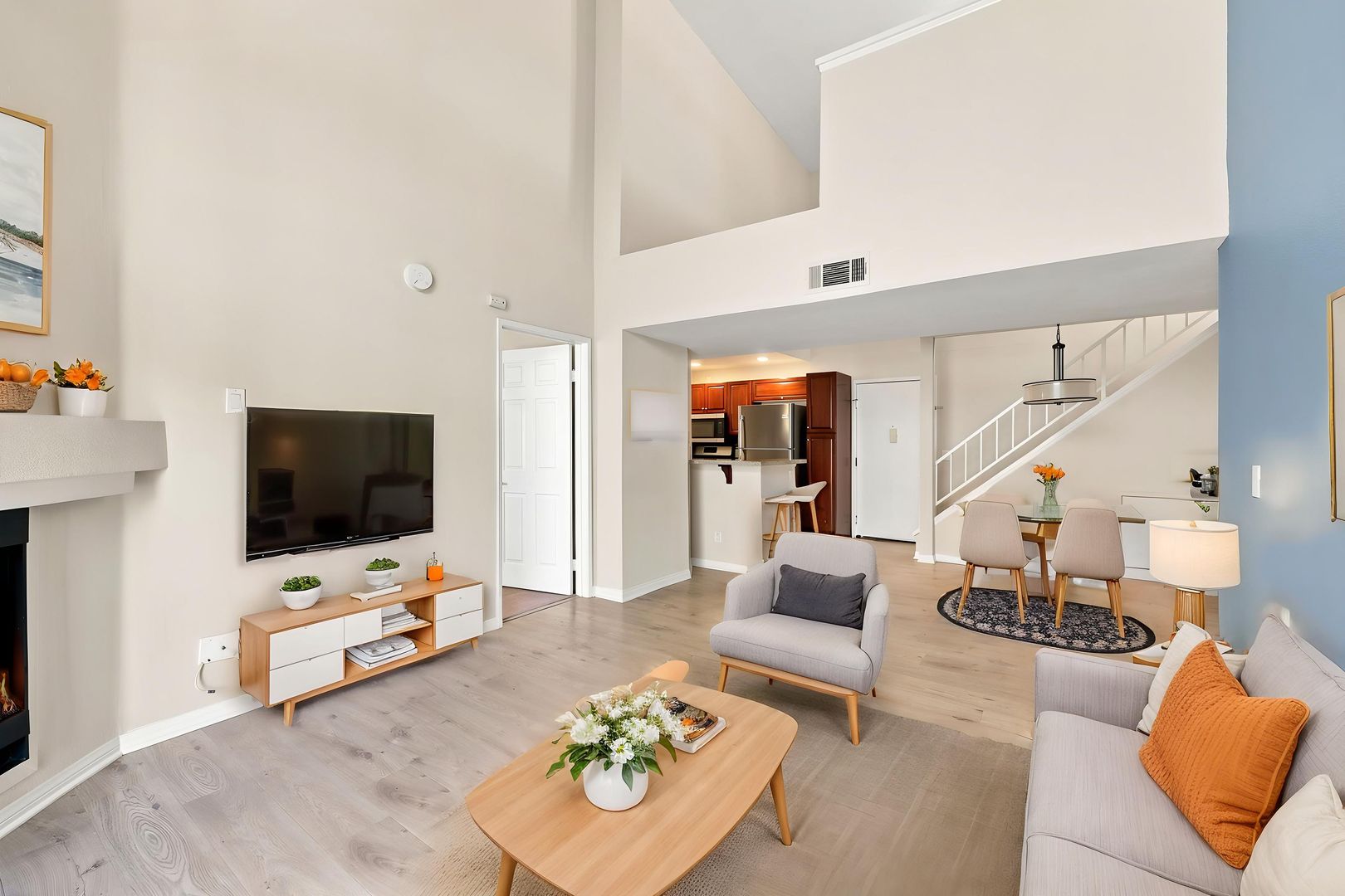 Woodland Hills Condo: 21550 Burbank Blvd. - Unit 312