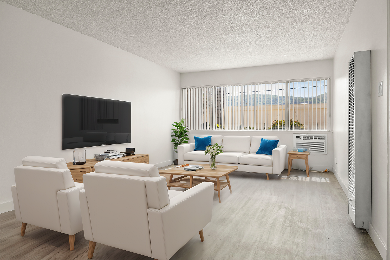 Beautiful 2 Bedroom x 1 Bathroom Apartment in the heart of Santa Paula! 3 of 6