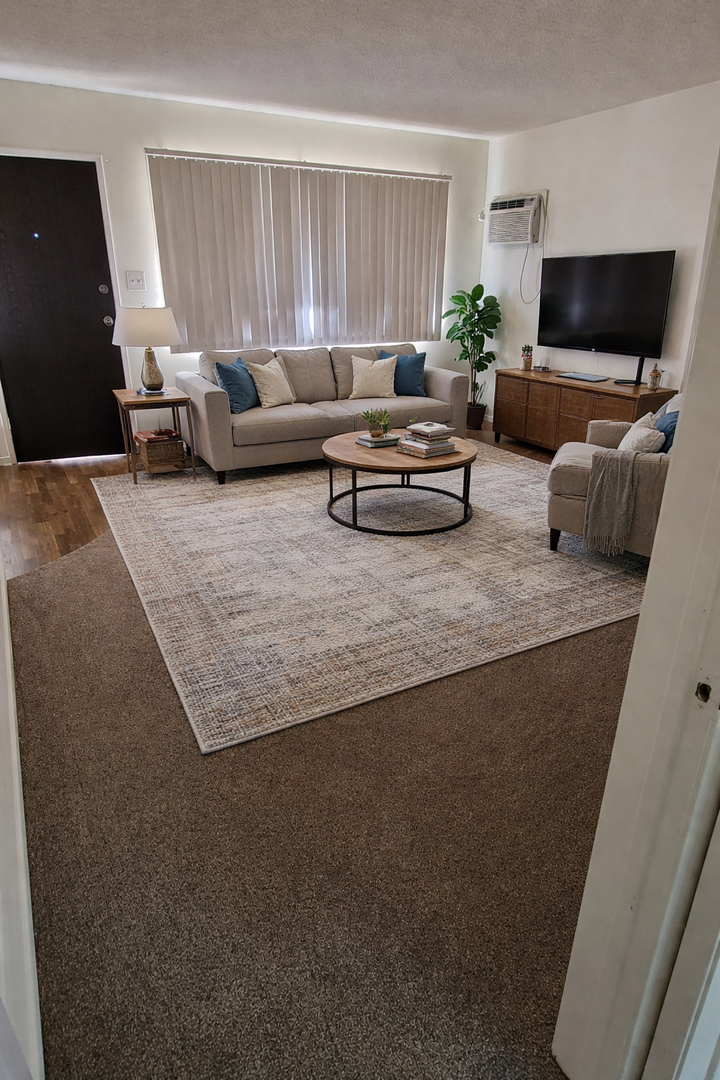 Whittier Apartment: 11811 Beverly Boulevard