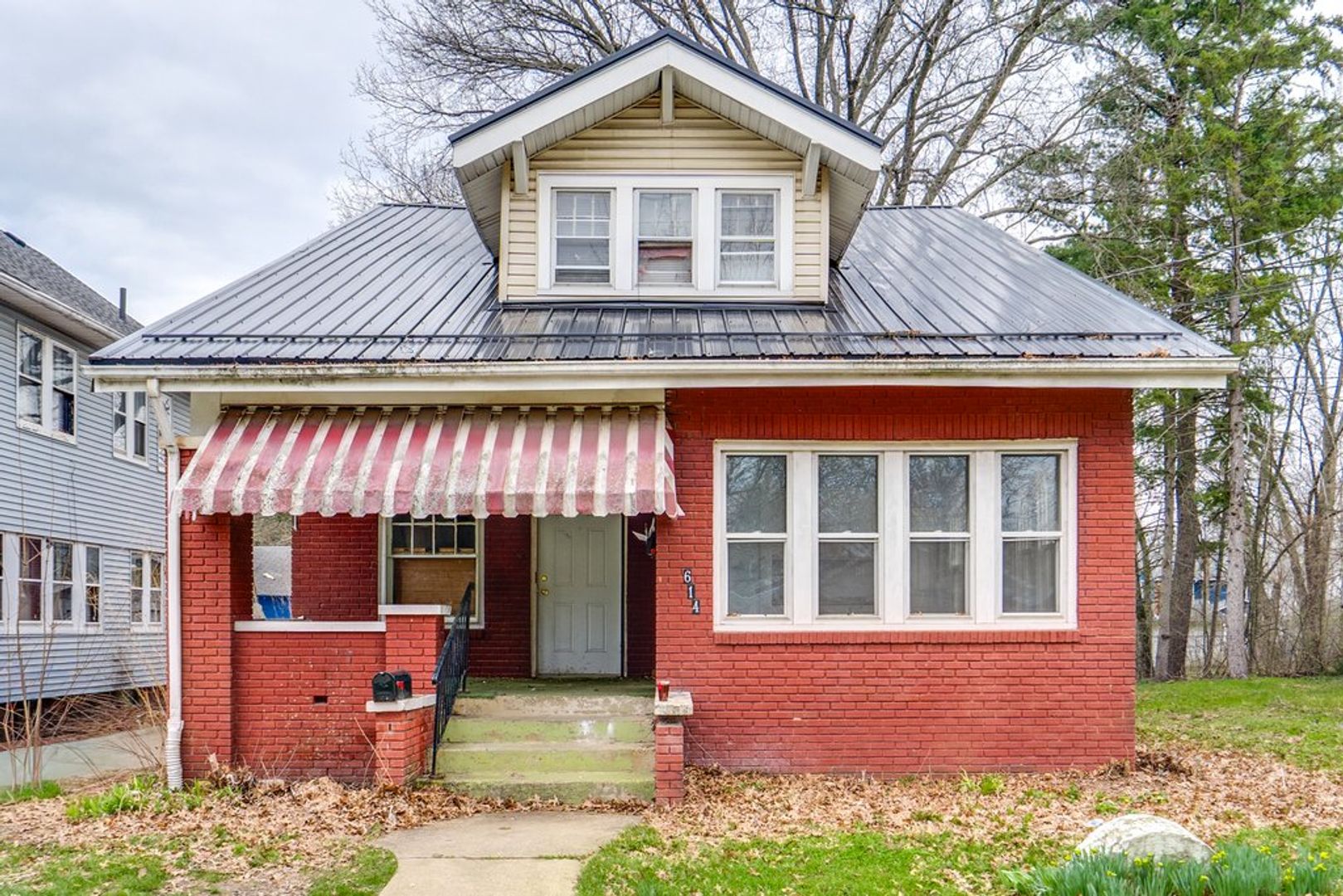 Akron Apartment: 614 Madison Ave