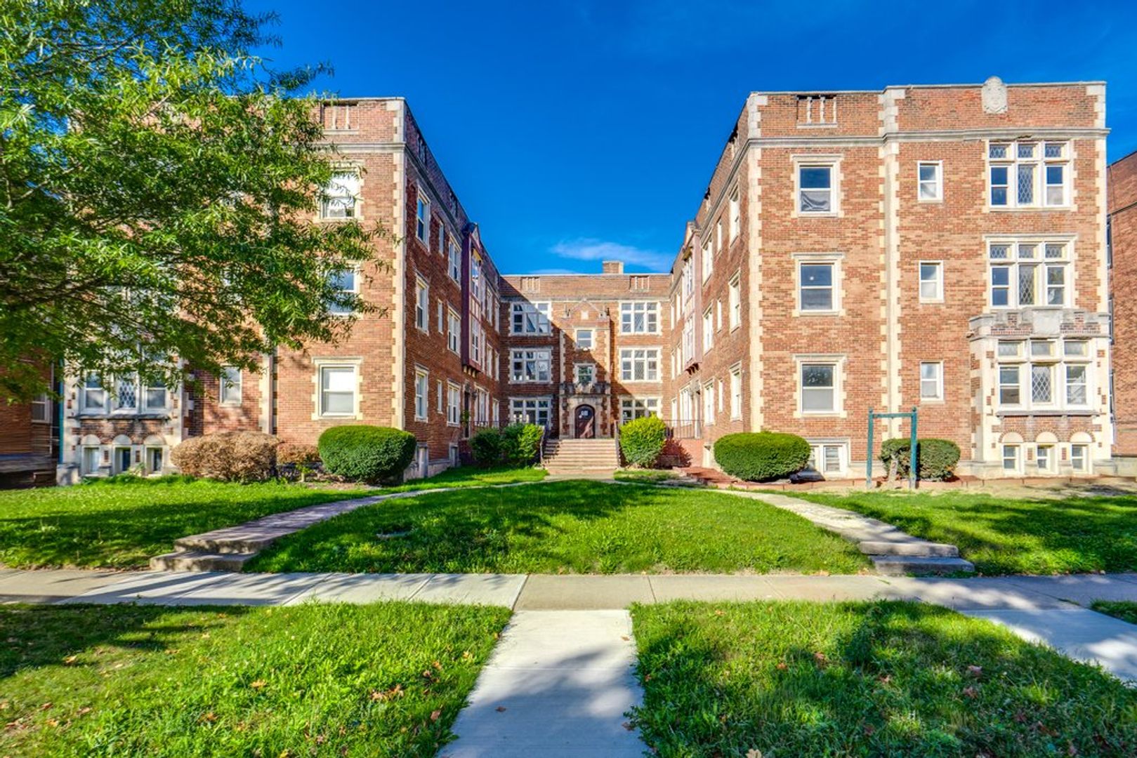 Cleveland Apartment: 2828 South Moreland Road