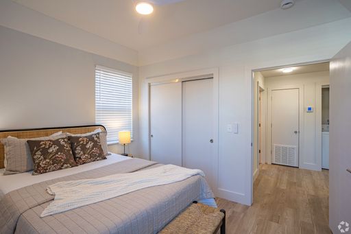 ✨PLAZA BRAND-NEW FIRST-FLOOR STUDIO | IN-UNIT WASHER & DRYER | PET-FRIENDLY✨ – photo 1