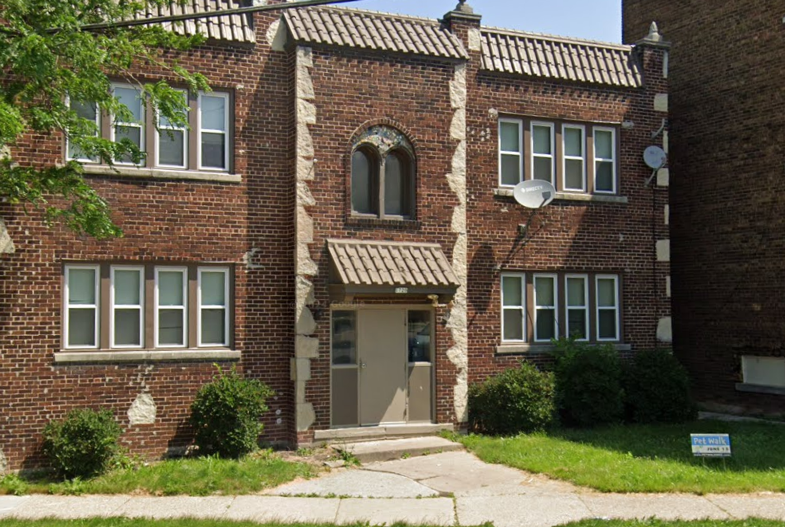 Milwaukee Apartment: 1720 W Atkinson Ave