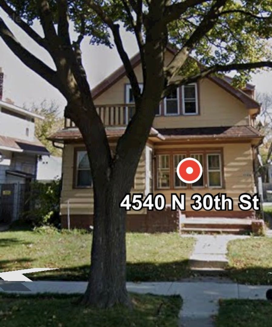 Milwaukee Apartment: 4540-4540A N 30th st