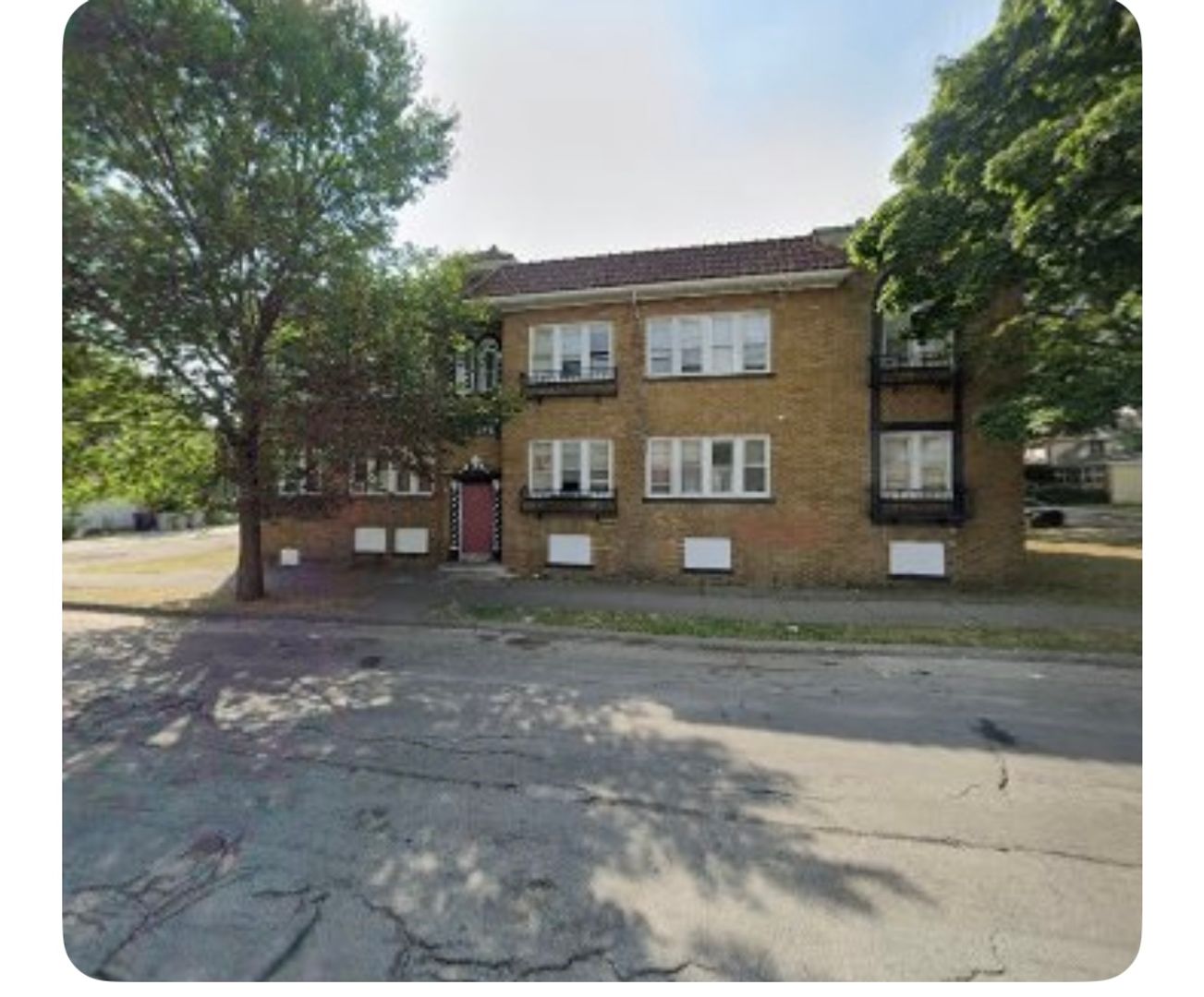 Milwaukee Apartment: 1625 W Keefe Ave