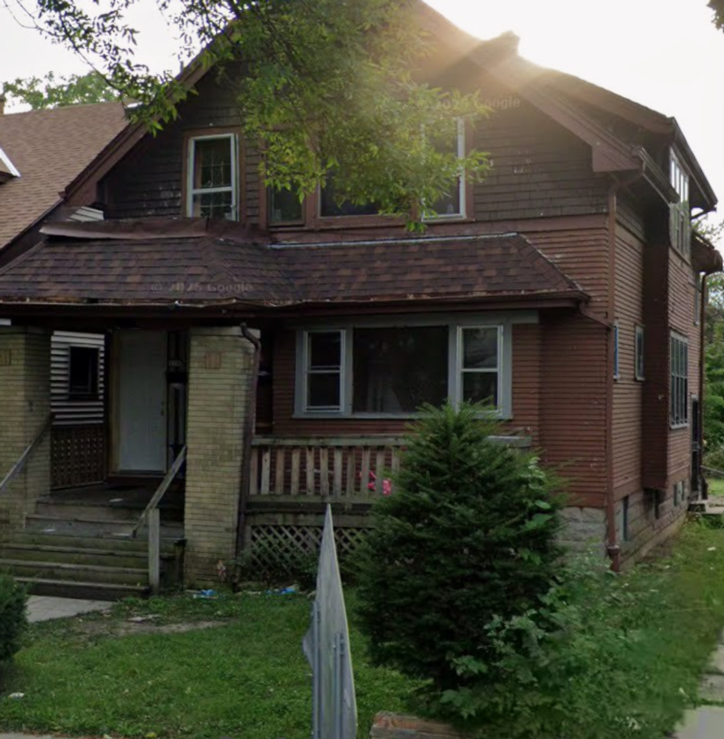 Milwaukee Apartment: 3747-49 N. 16th Street