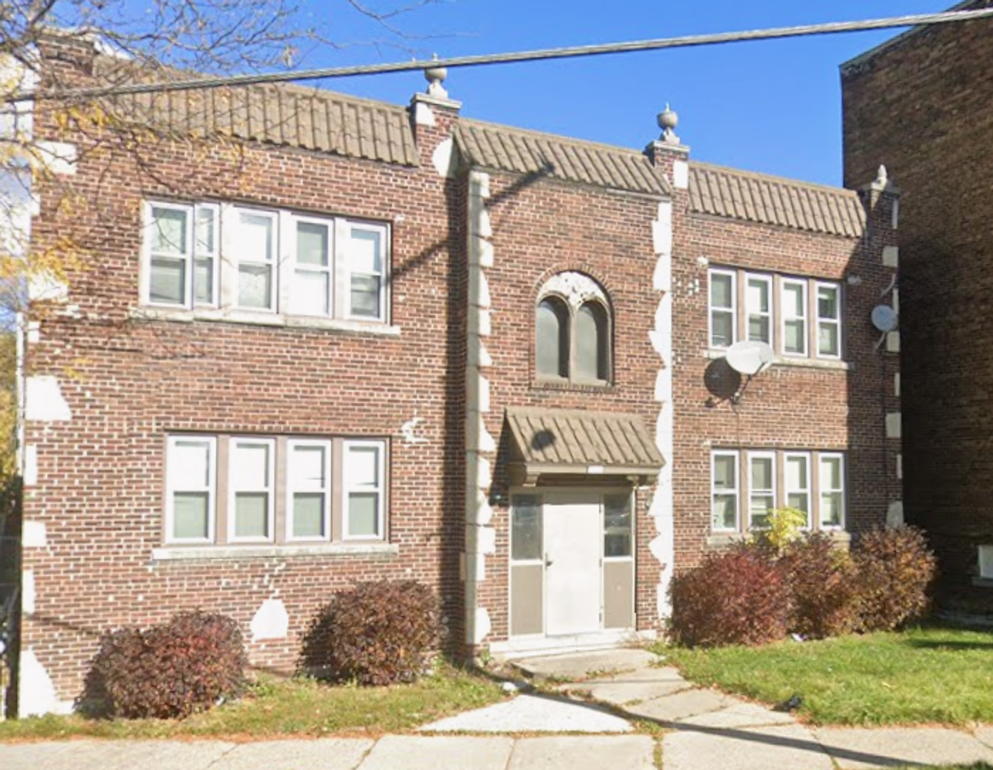 Milwaukee Apartment: 1720 W Atkinson Ave