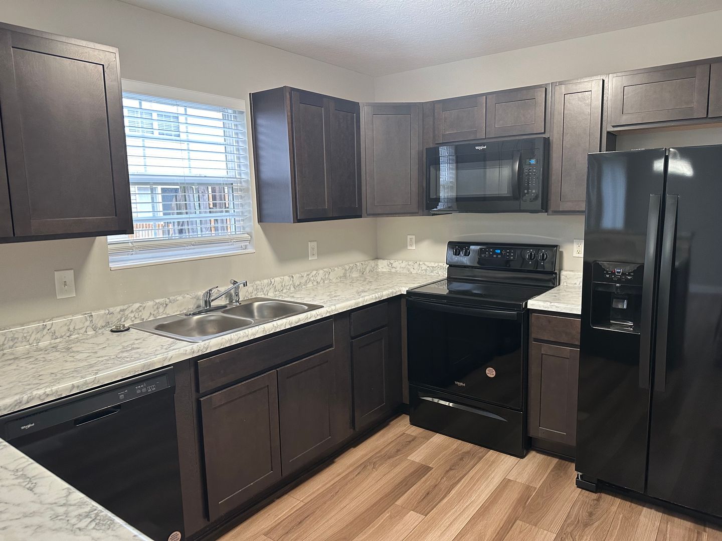 Columbus Apartment: 215 Prairecreek Way