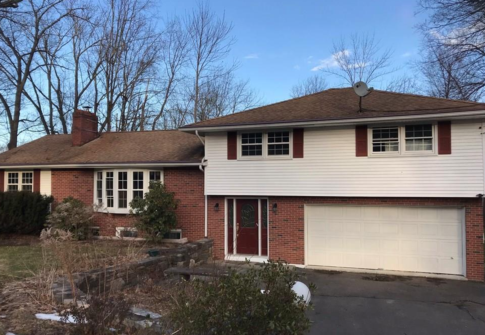 Bloomfield House: 1040 Mountain Road