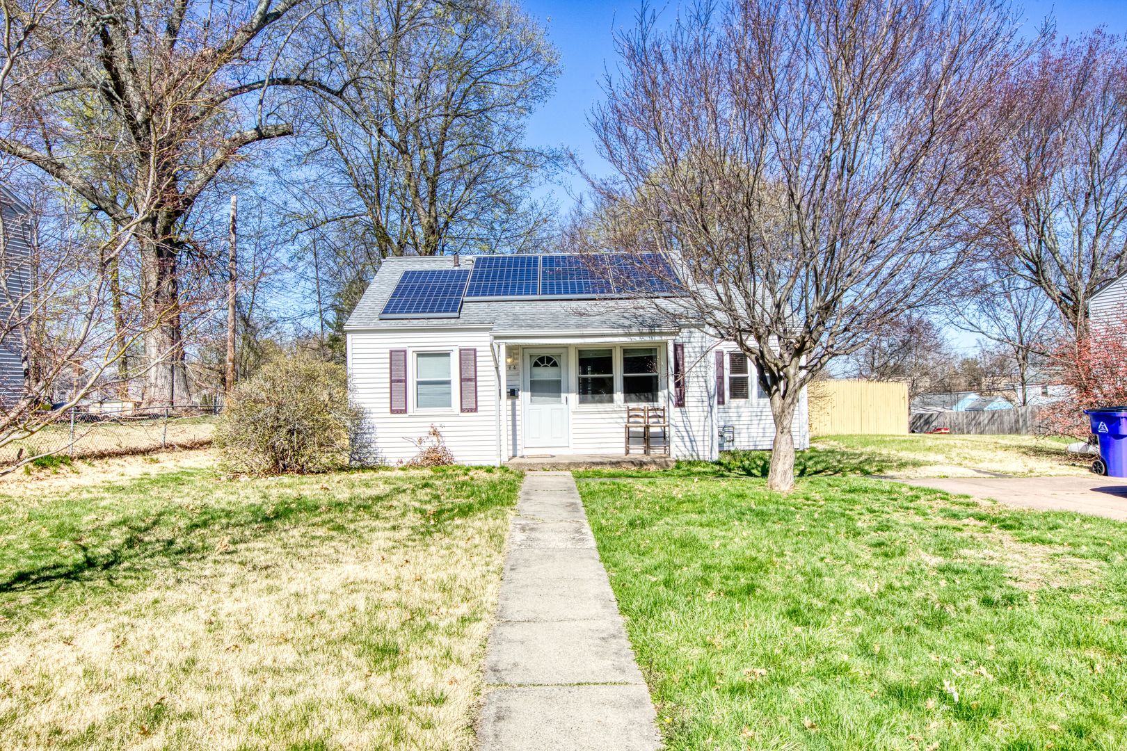 West Hartford House: 124 Mayflower Street