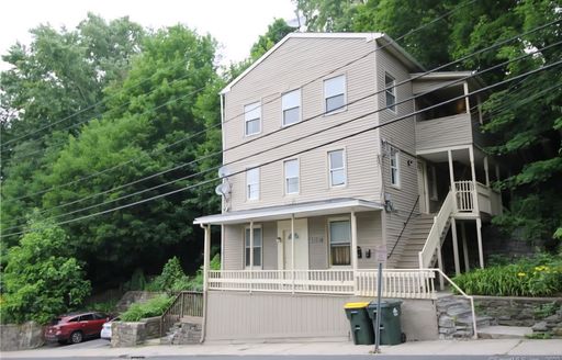 Three bedroom in Seymour- with reserved parking space