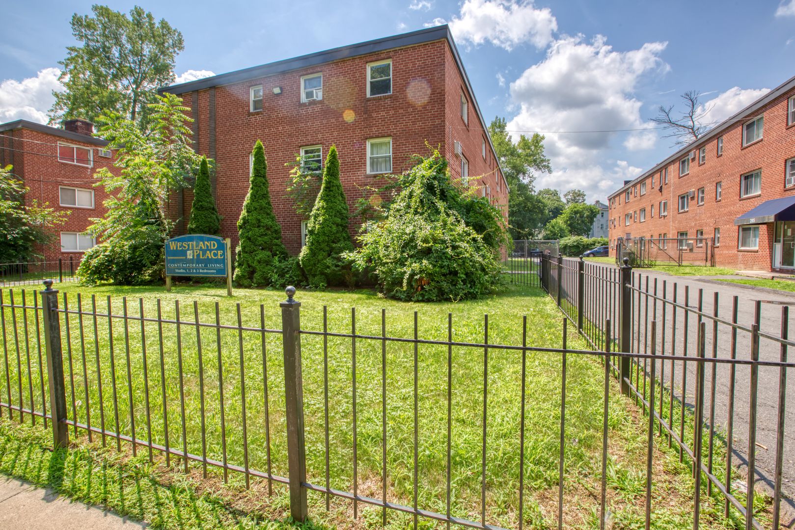 Hartford Apartment: Westland Street Apartments