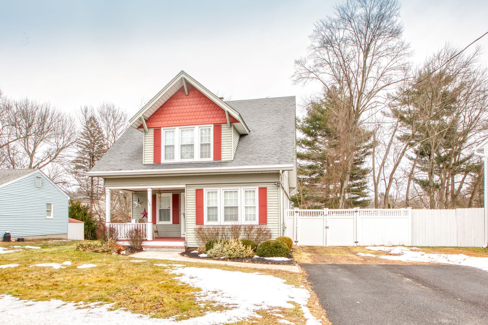 Bristol House: 117 John Avenue