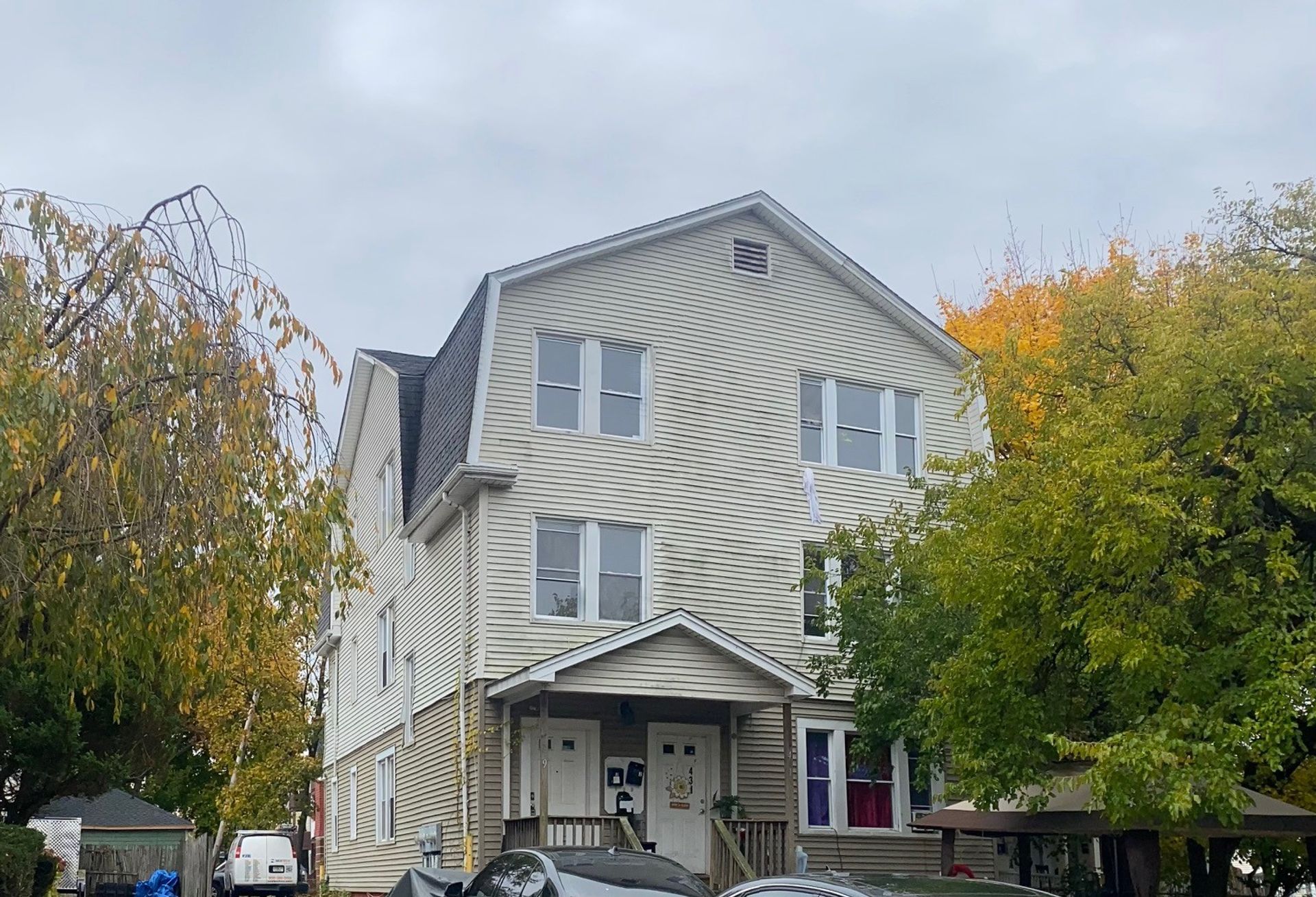Hartford Apartment: 429 New Britain Ave - 3rd Floor