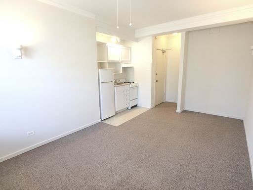 Edgewater Studio, Hollywood Red Line, Beach and Bike path all five minutes away! – photo 1
