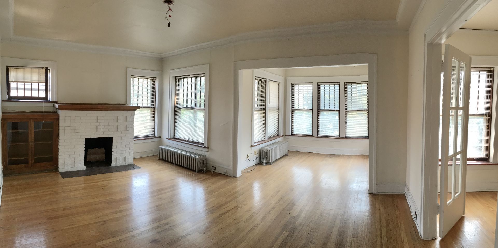 Chicago Apartment: 5752 N Winthrop Ave
