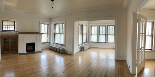 Chicago Grand Two Bedroom, Walk to the lake, shopping and public transit Hollywood Red Line! – photo 1