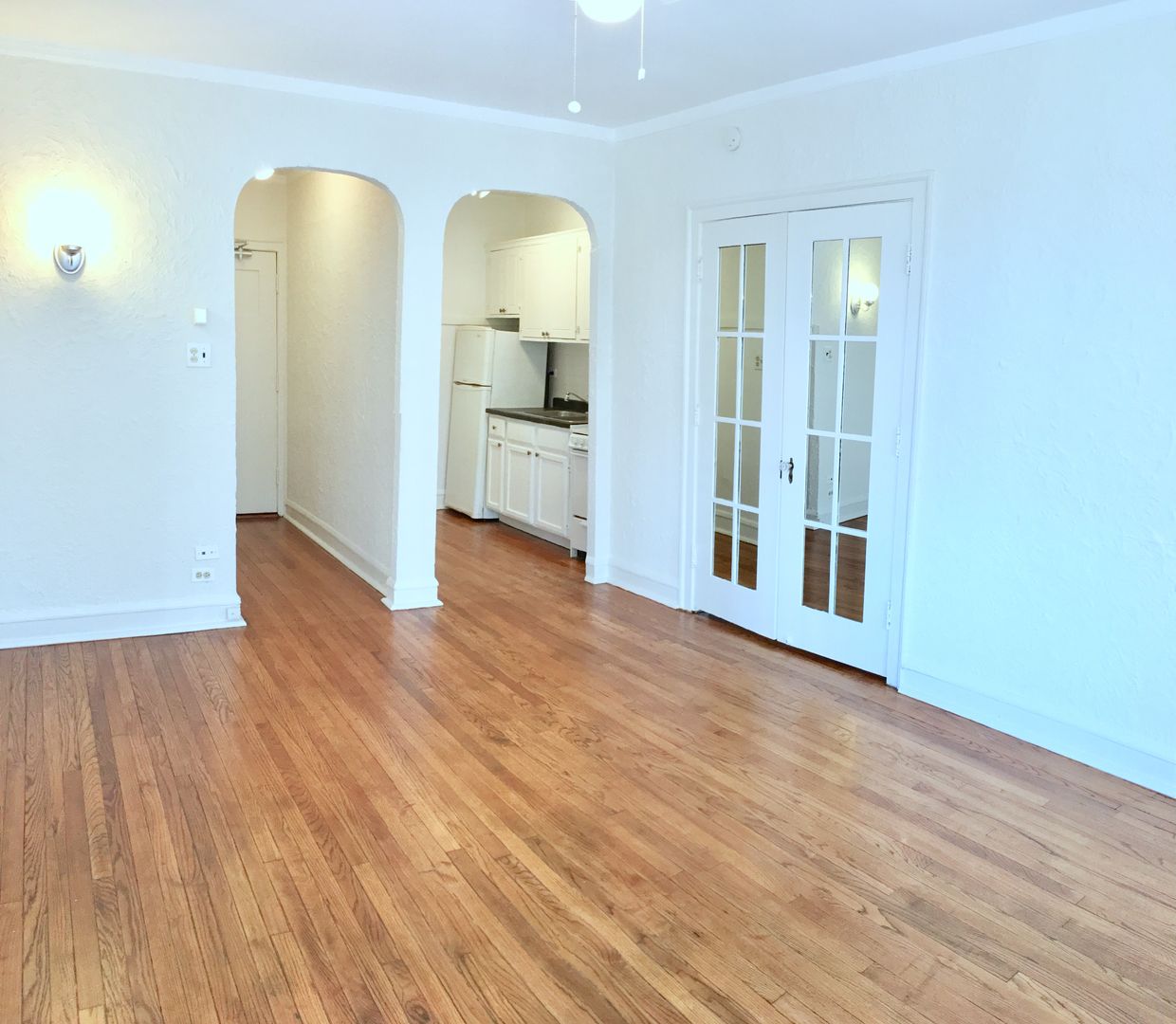 Chicago Apartment: 5727 N Winthrop Ave