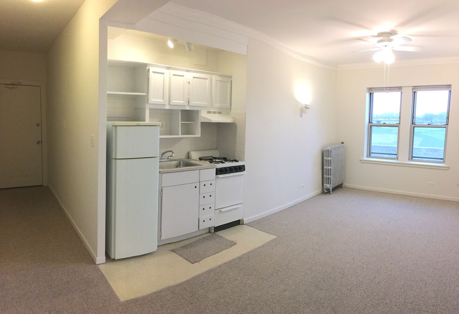 Chicago Apartment: 5734 N Winthrop Ave