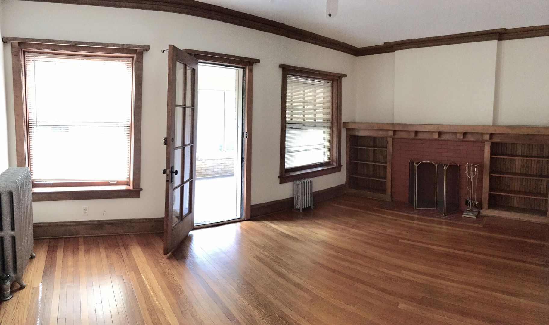 Chicago Apartment: 5757 N Winthrop Ave